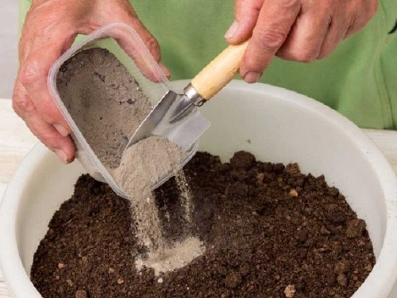 Подготовка почвосмеси для рассады