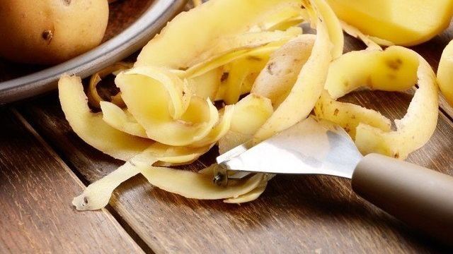 Картофельные очистки: почему не стоит выбрасывать этот уникальный продукт