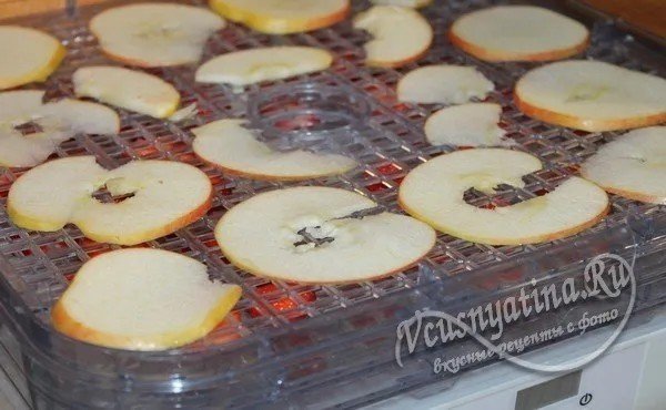 Яблочные чипсы процесс приготовления